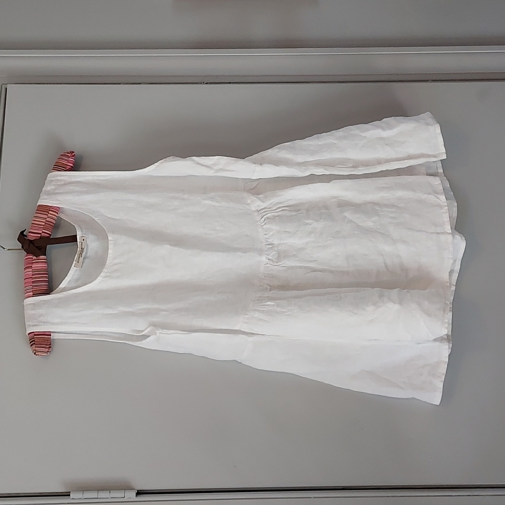 Francesca Bettini. Made in Italy. 100% linen summer top.